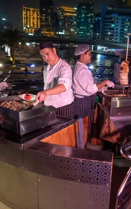 dhow cruise dinner